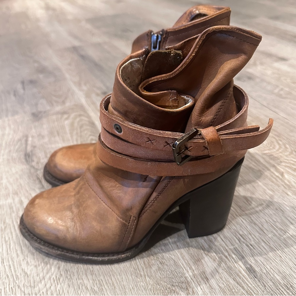Freebird by Steven Blaze heeled boots size 6